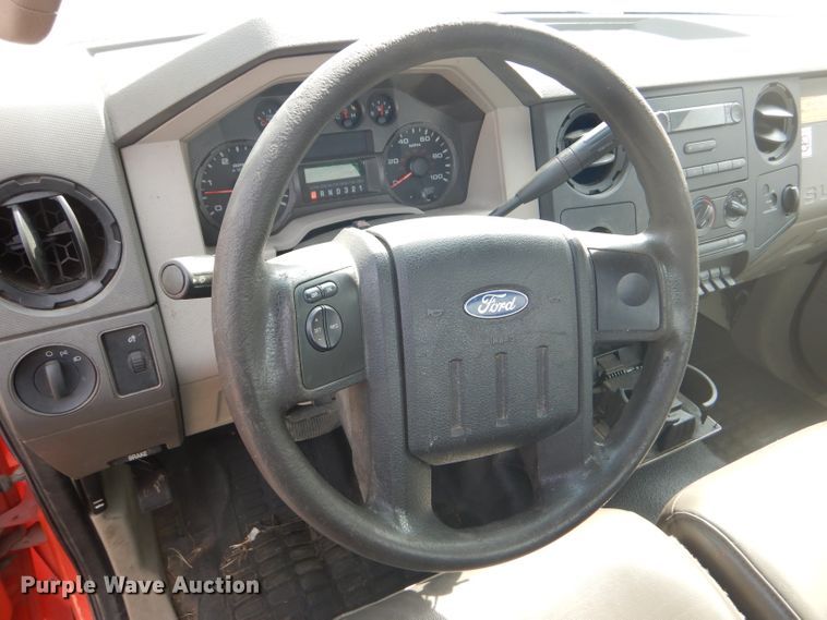 image for item DB4977 2009 Ford F250 Super Duty utility bed pickup truck