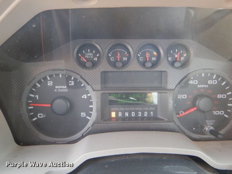 image for item DB4977 2009 Ford F250 Super Duty utility bed pickup truck