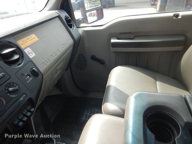 image for item DB4977 2009 Ford F250 Super Duty utility bed pickup truck