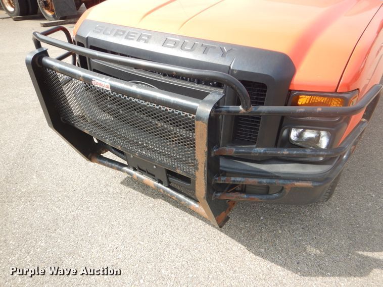 image for item DB4977 2009 Ford F250 Super Duty utility bed pickup truck