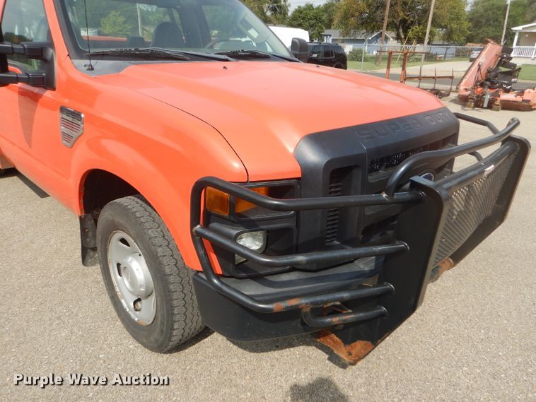 image for item DB4977 2009 Ford F250 Super Duty utility bed pickup truck