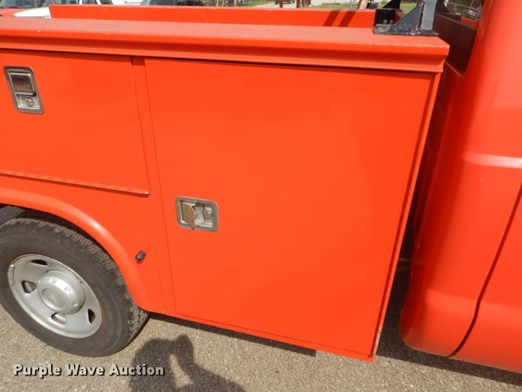 image for item DB4977 2009 Ford F250 Super Duty utility bed pickup truck