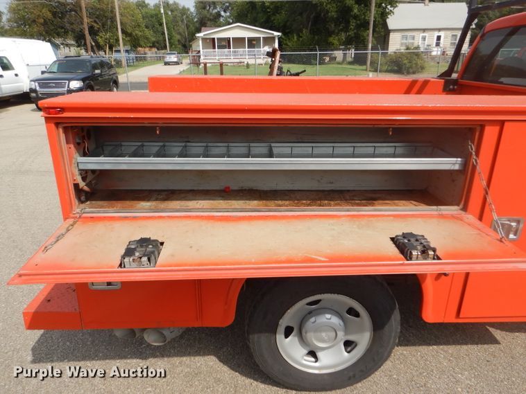 image for item DB4977 2009 Ford F250 Super Duty utility bed pickup truck