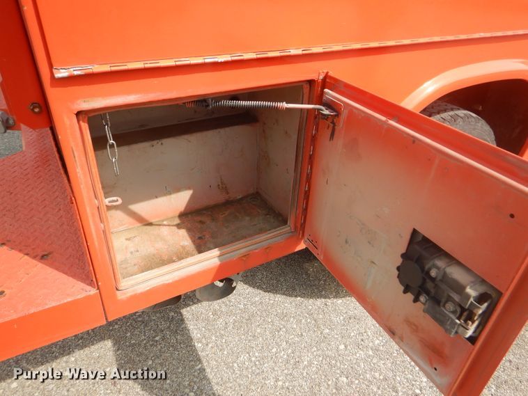 image for item DB4977 2009 Ford F250 Super Duty utility bed pickup truck