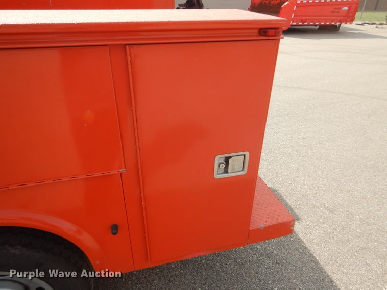 image for item DB4977 2009 Ford F250 Super Duty utility bed pickup truck