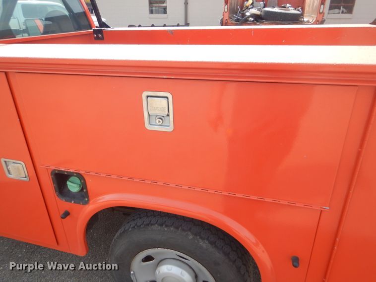 image for item DB4977 2009 Ford F250 Super Duty utility bed pickup truck