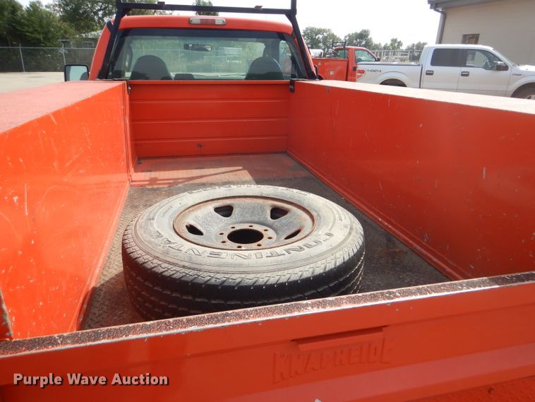 image for item DB4977 2009 Ford F250 Super Duty utility bed pickup truck