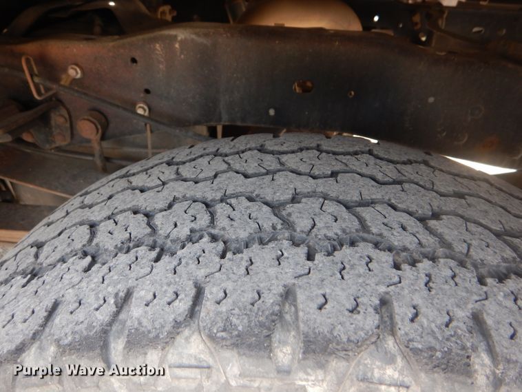 image for item DB4977 2009 Ford F250 Super Duty utility bed pickup truck