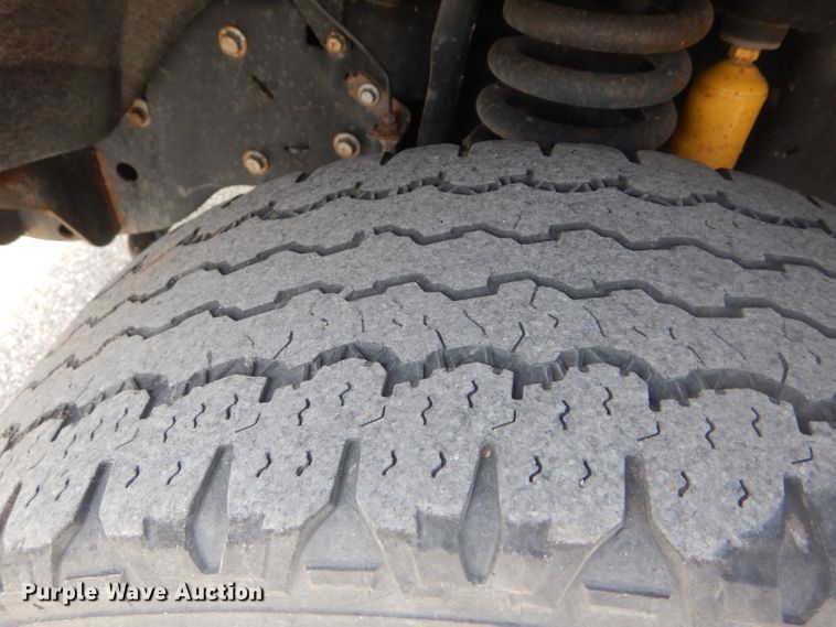 image for item DB4977 2009 Ford F250 Super Duty utility bed pickup truck