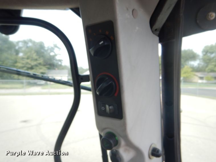 image for item DB4979 2004 Case MXU-100 tractor