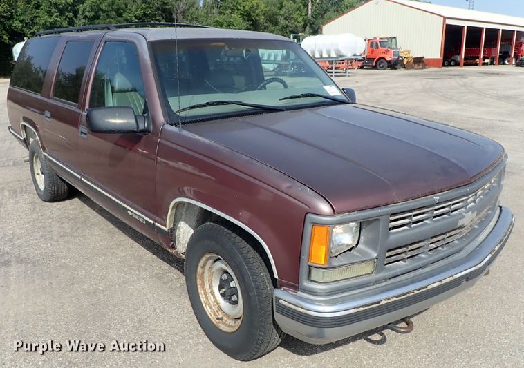 image for item DE1072 1997 Chevrolet Suburban 1500 SUV