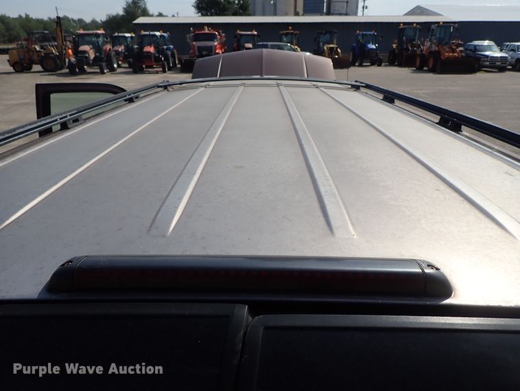 image for item DE1072 1997 Chevrolet Suburban 1500 SUV