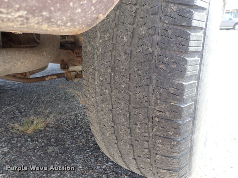 image for item DE1072 1997 Chevrolet Suburban 1500 SUV