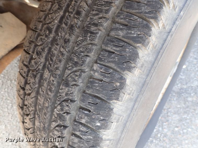 image for item DE1072 1997 Chevrolet Suburban 1500 SUV