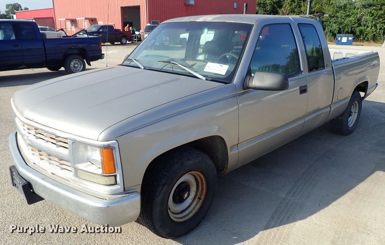 image for item DE1073 1998 Chevrolet C1500 Ext. Cab pickup truck