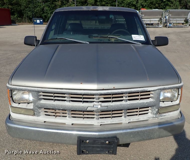 image for item DE1073 1998 Chevrolet C1500 Ext. Cab pickup truck