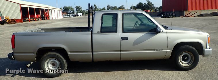 image for item DE1073 1998 Chevrolet C1500 Ext. Cab pickup truck
