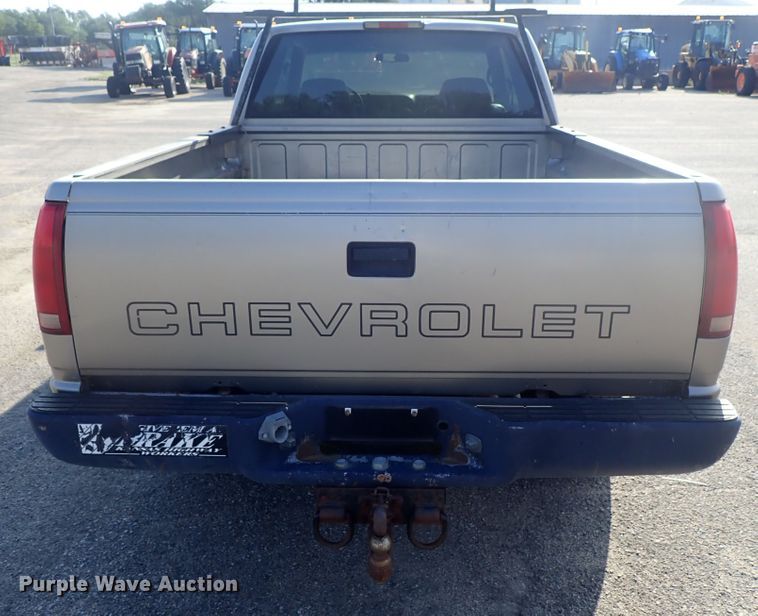 image for item DE1073 1998 Chevrolet C1500 Ext. Cab pickup truck