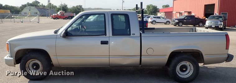 image for item DE1073 1998 Chevrolet C1500 Ext. Cab pickup truck