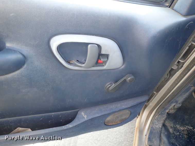 image for item DE1073 1998 Chevrolet C1500 Ext. Cab pickup truck