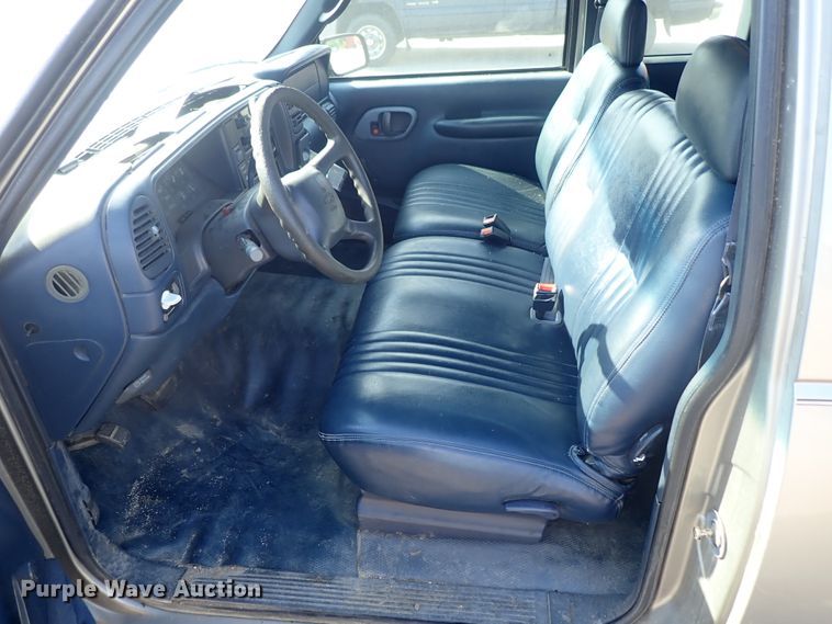 image for item DE1073 1998 Chevrolet C1500 Ext. Cab pickup truck