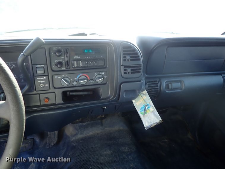 image for item DE1073 1998 Chevrolet C1500 Ext. Cab pickup truck