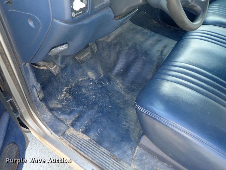 image for item DE1073 1998 Chevrolet C1500 Ext. Cab pickup truck