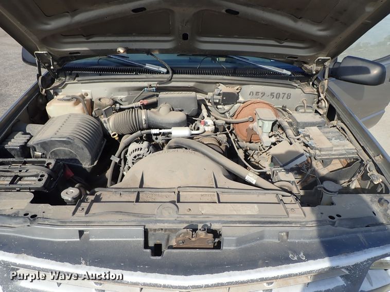 image for item DE1073 1998 Chevrolet C1500 Ext. Cab pickup truck