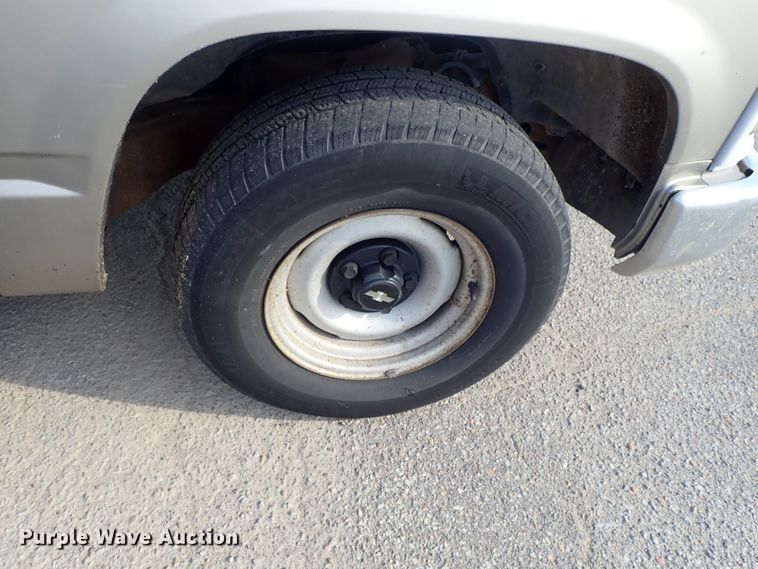 image for item DE1073 1998 Chevrolet C1500 Ext. Cab pickup truck