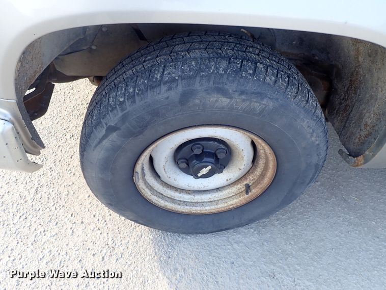 image for item DE1073 1998 Chevrolet C1500 Ext. Cab pickup truck