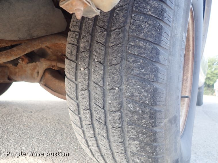 image for item DE1073 1998 Chevrolet C1500 Ext. Cab pickup truck