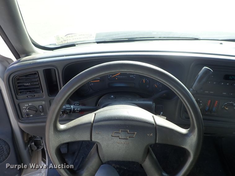 image for item DE1074 2006 Chevrolet Silverado 1500 pickup truck