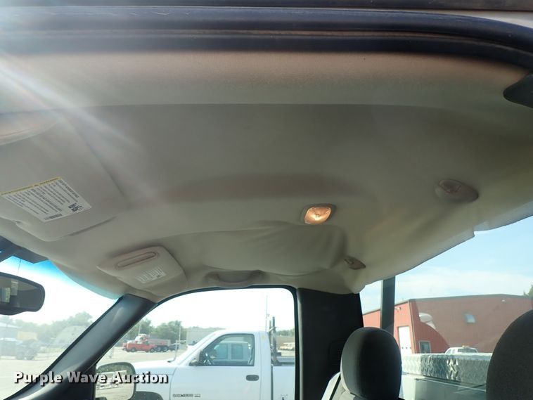 image for item DE1074 2006 Chevrolet Silverado 1500 pickup truck