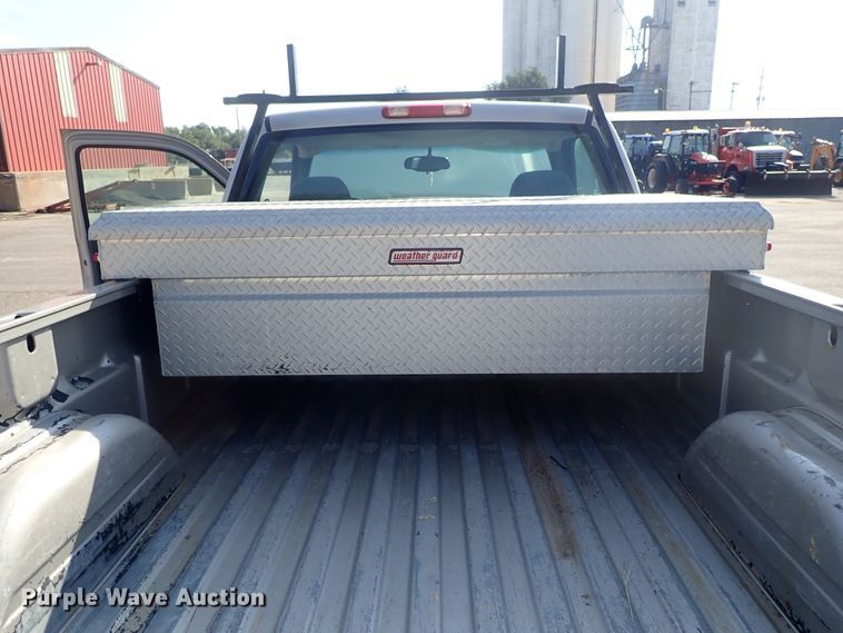 image for item DE1074 2006 Chevrolet Silverado 1500 pickup truck