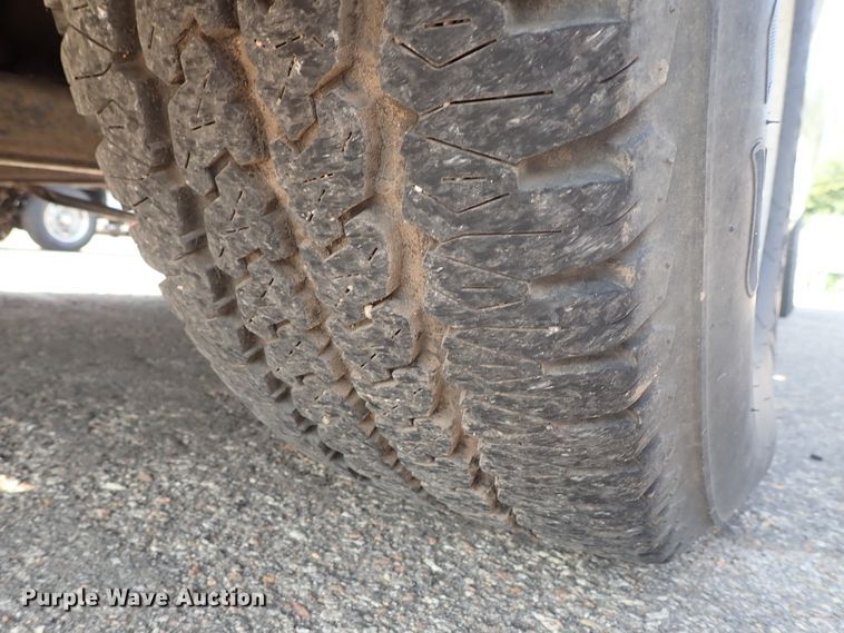 image for item DE1074 2006 Chevrolet Silverado 1500 pickup truck