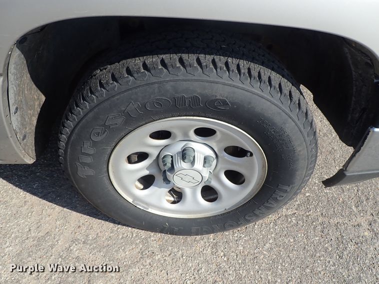 image for item DE1074 2006 Chevrolet Silverado 1500 pickup truck