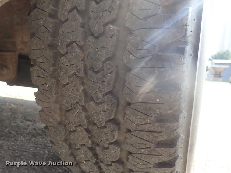 image for item DE1074 2006 Chevrolet Silverado 1500 pickup truck