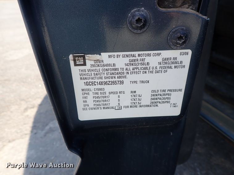 image for item DE1076 2006 Chevrolet Silverado 1500 pickup truck