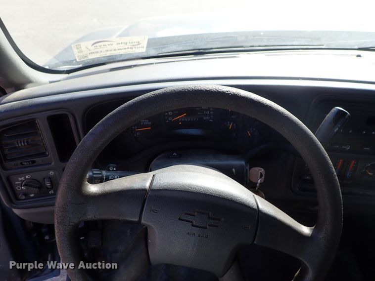 image for item DE1076 2006 Chevrolet Silverado 1500 pickup truck