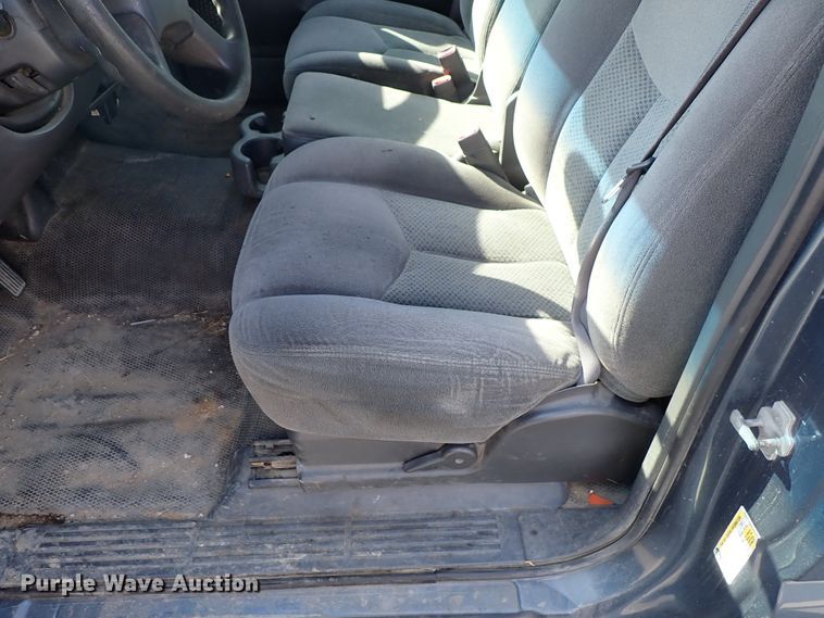 image for item DE1076 2006 Chevrolet Silverado 1500 pickup truck