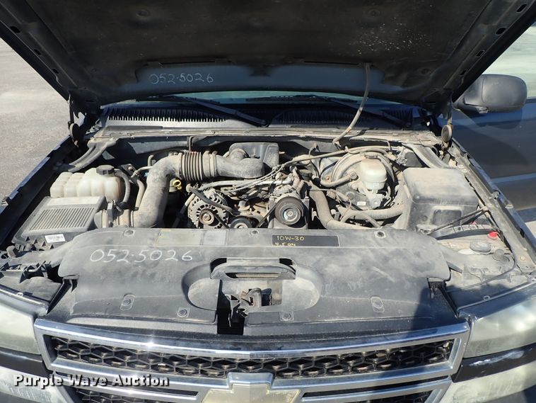 image for item DE1076 2006 Chevrolet Silverado 1500 pickup truck