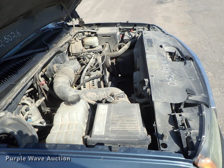 image for item DE1076 2006 Chevrolet Silverado 1500 pickup truck