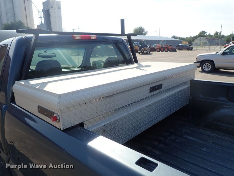 image for item DE1076 2006 Chevrolet Silverado 1500 pickup truck