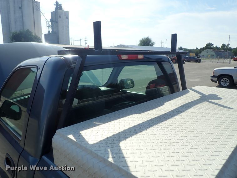 image for item DE1076 2006 Chevrolet Silverado 1500 pickup truck