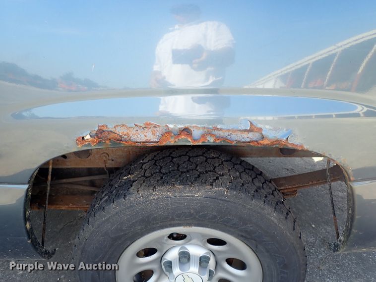 image for item DE1076 2006 Chevrolet Silverado 1500 pickup truck