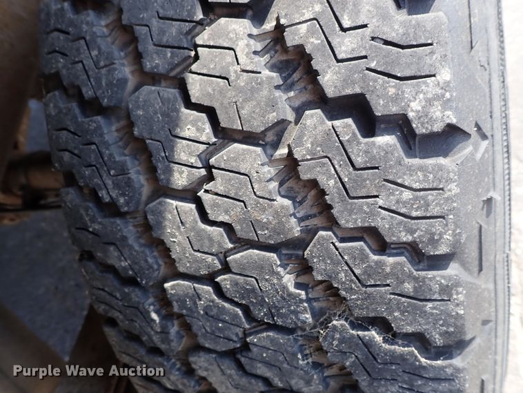 image for item DE1076 2006 Chevrolet Silverado 1500 pickup truck