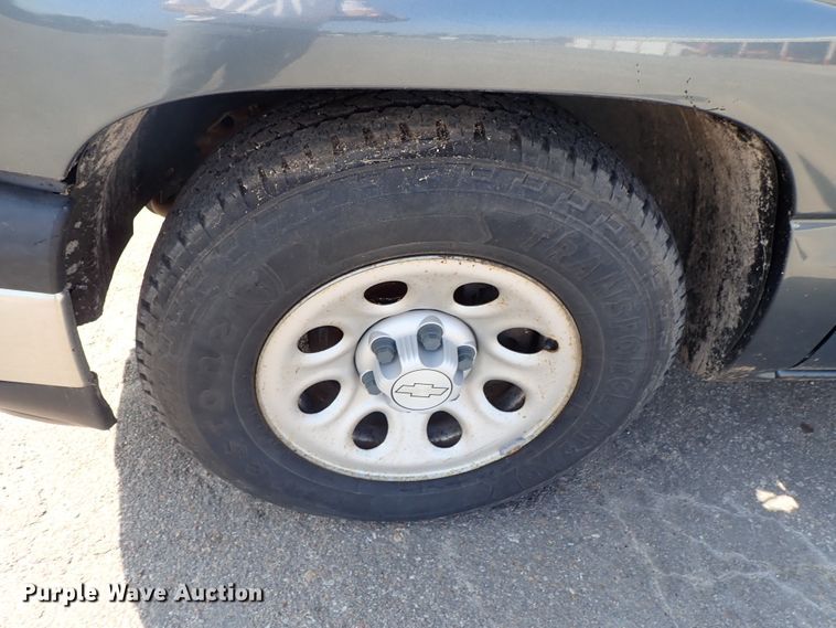 image for item DE1076 2006 Chevrolet Silverado 1500 pickup truck