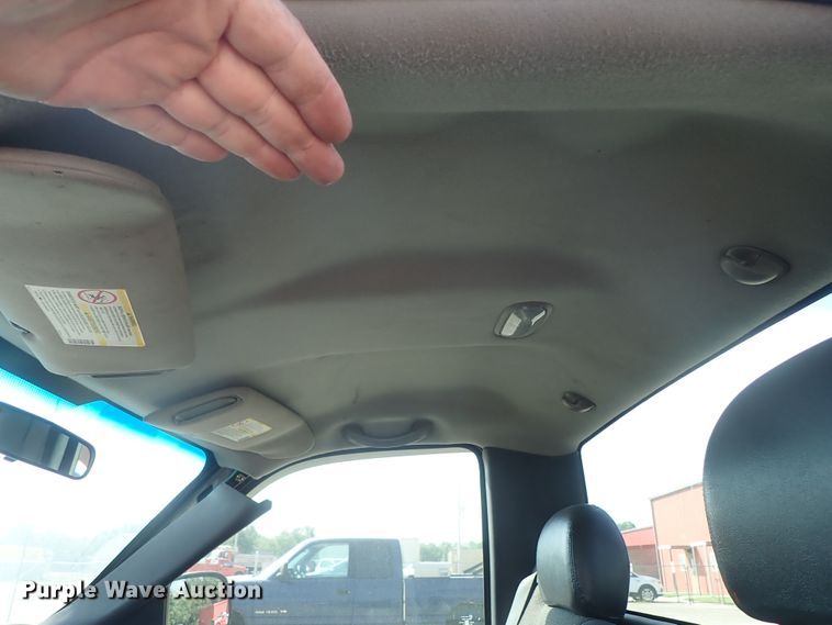 image for item DE1079 2002 Chevrolet Silverado 1500 pickup truck