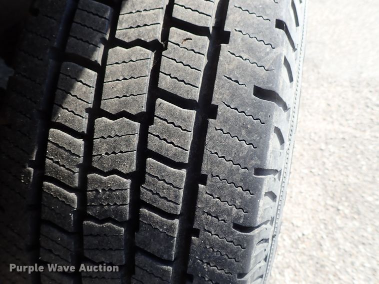 image for item DE1079 2002 Chevrolet Silverado 1500 pickup truck