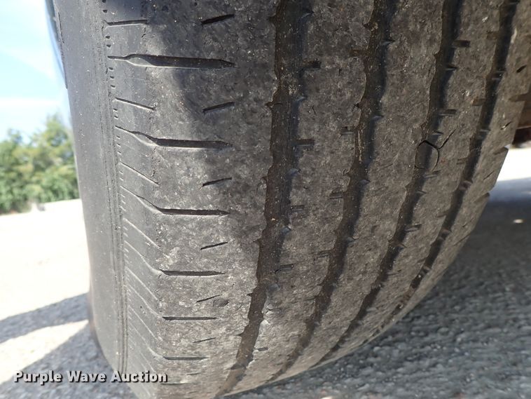 image for item DE1079 2002 Chevrolet Silverado 1500 pickup truck